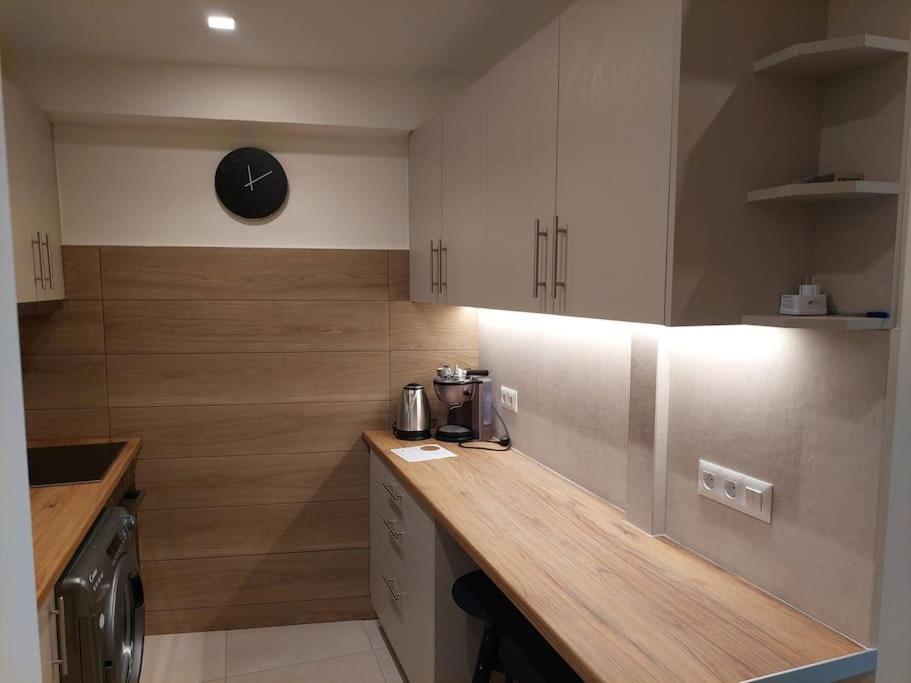 Cozy, Sunbathed, 30M2 Apartment Athene Buitenkant foto